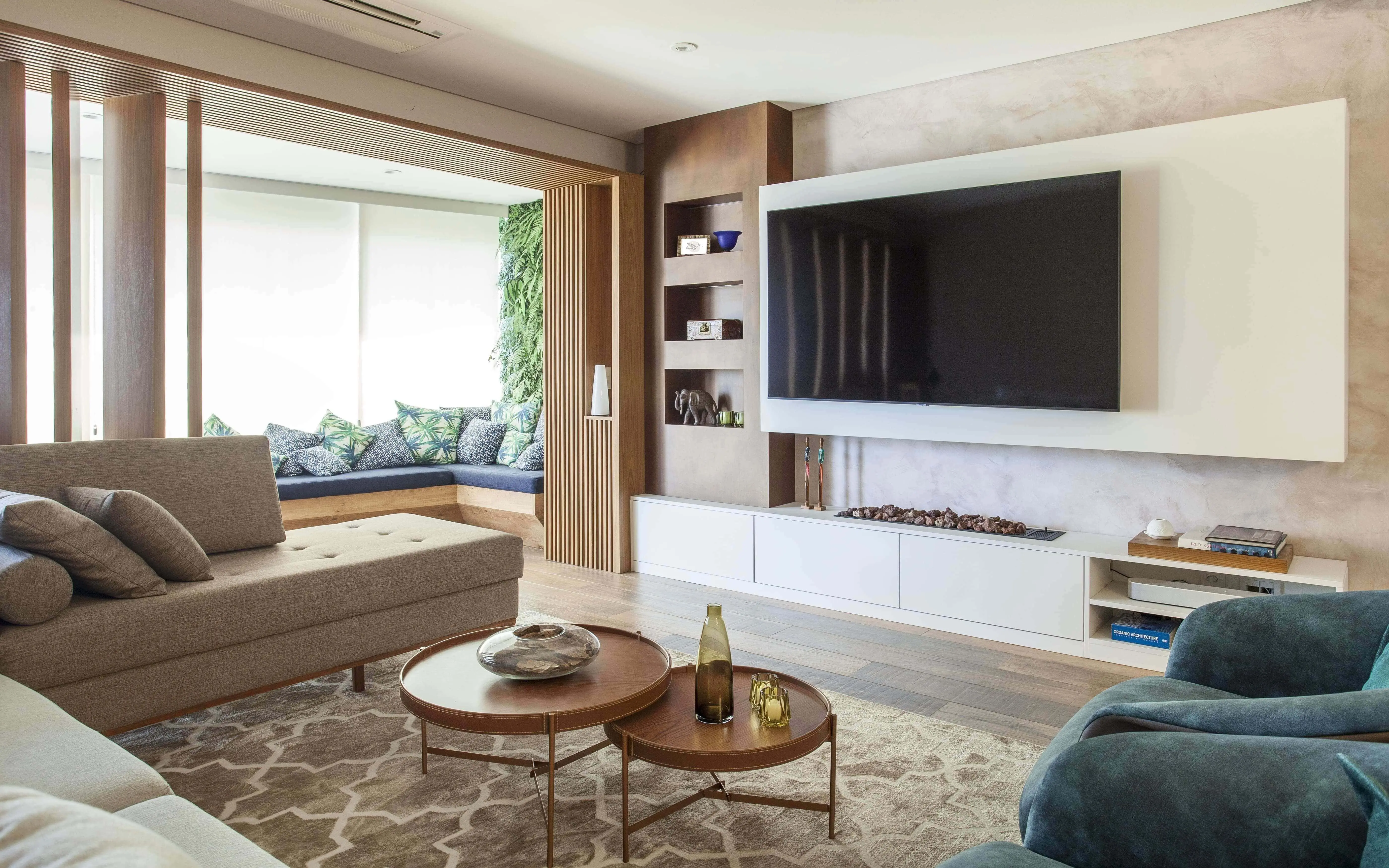 Example image as parallax background.